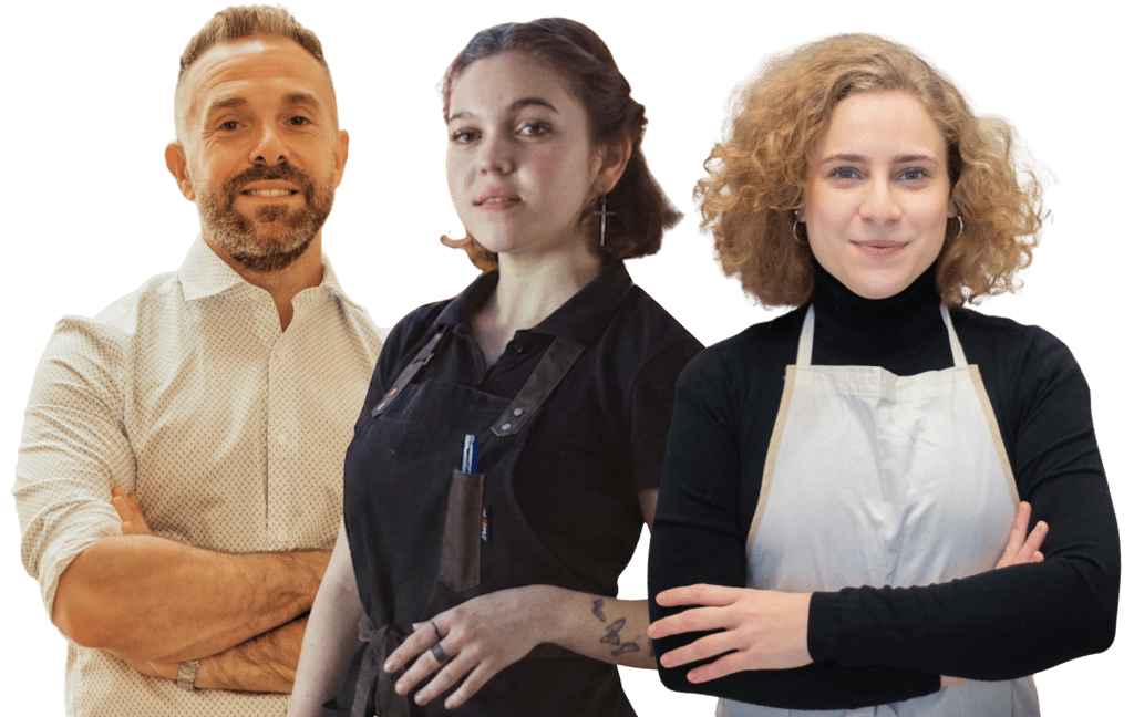 Photo de l'équipe du restaurant ARIA à Noyen-sur-Sarthe : Gabriel, chef cuisinier, Naïa et Soline, une équipe passionnée au service d'une expérience gastronomique unique.